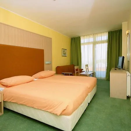 Medena Budget Hotel Trogir