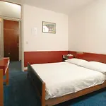 Medena Budget Hotel Traù